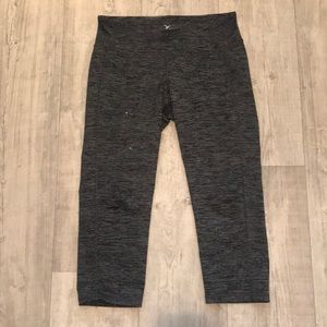 Old Navy Striped Active Cropped Leggings